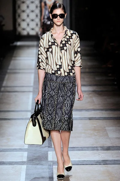 Look 19